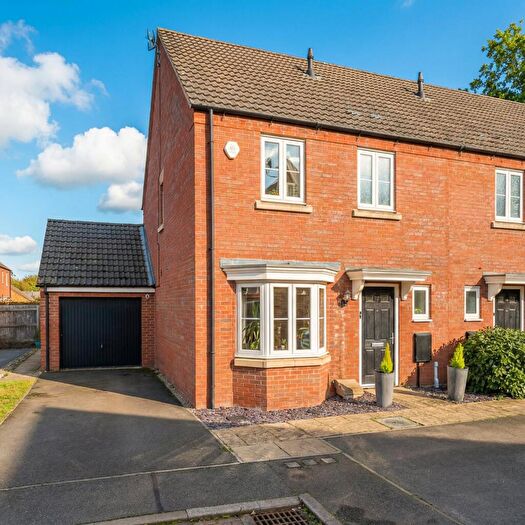 3 Bedroom End Of Terrace House For Sale In Grebe Close, Calvert, Buckingham, Buckinghamshire, MK18