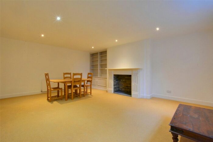 1 Bedroom Flat To Rent In Lee Park, Blackheath, London SE3