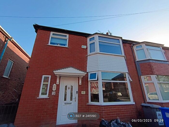 3 Bedroom Semi-Detached House To Rent In Windsor Road, Droylsden, Manchester, M43