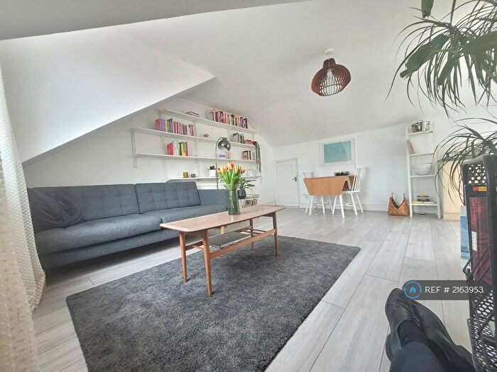 1 Bedroom Flat To Rent In Thistlewaite Road, London, E5