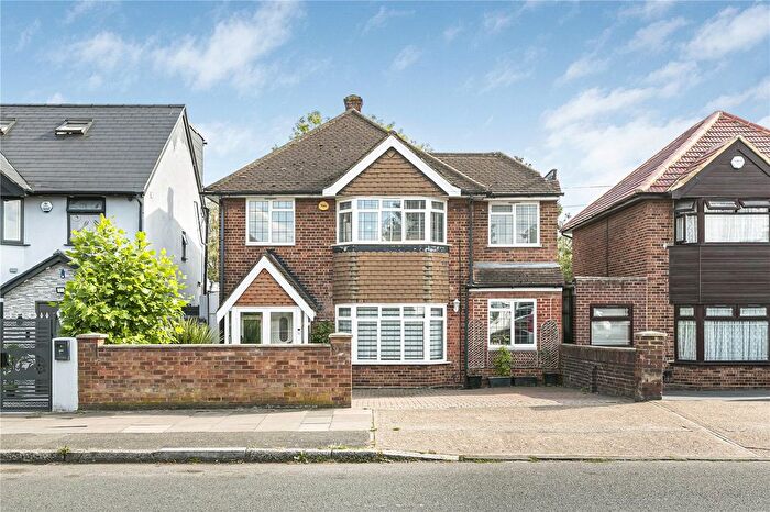 5 Bedroom Detached House For Sale In Cranford Lane, Hounslow, TW5