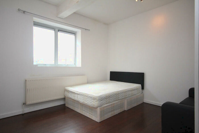 1 Bedroom Apartment To Rent In Treadway Street, London, E2