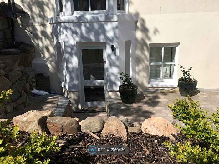 2 Bedroom Flat To Rent In Georgian House, Llandudno, LL30