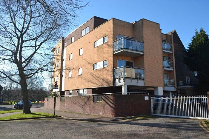 1 Bedroom Flat To Rent In Heath Park, Cotterells, Hemel Hempstead, HP1