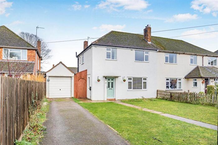3 Bedroom Semi Detached House For Sale In Chacombe Road, Middleton Cheney, Banbury, OX17