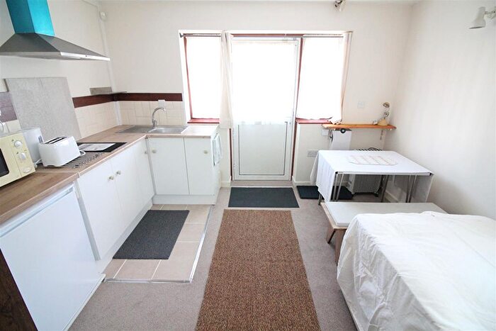 Studio To Rent In Magdala Road, Isleworth, TW7