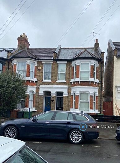 2 Bedroom Flat To Rent In Leyton, London, E10