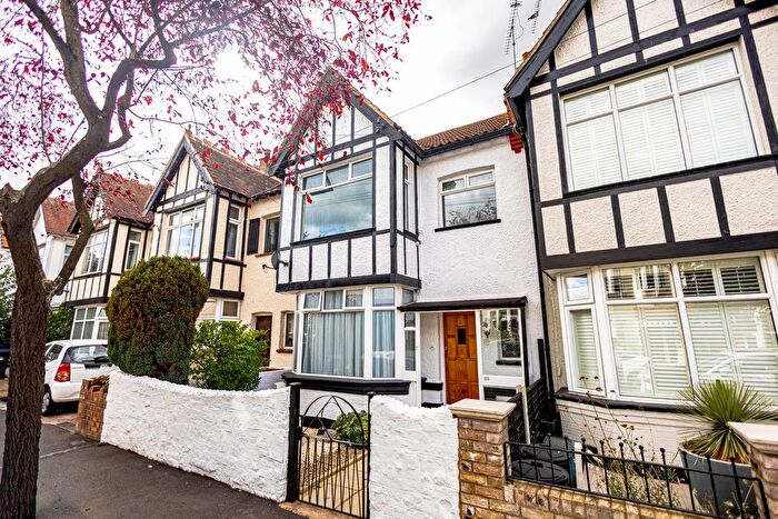 4 Bedroom Terraced House For Sale In Westminster Drive, Westcliff-On-Sea, SS0
