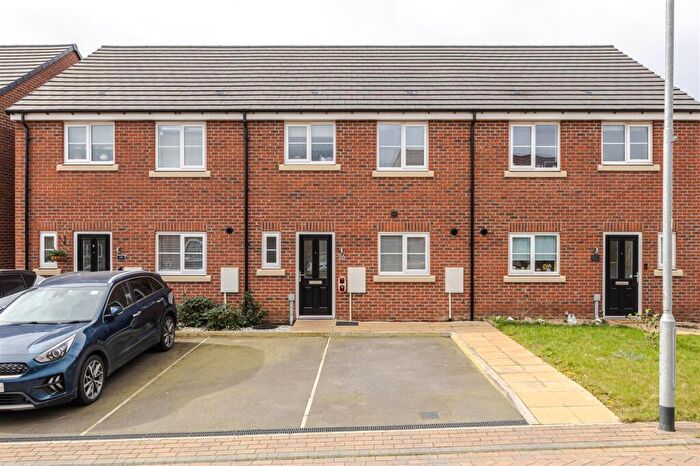 3 Bedroom Terraced House For Sale In Bunting Mews, Scunthorpe, DN16
