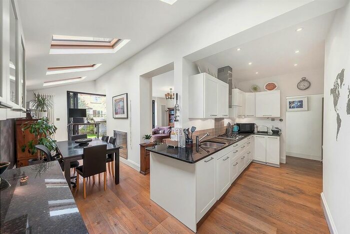 2 Bedroom Flat To Rent In Enmore Road, London, SW15