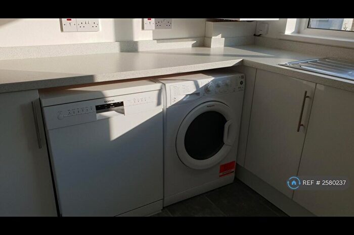 2 Bedroom Flat To Rent In Blandon Way, Cardiff, CF14
