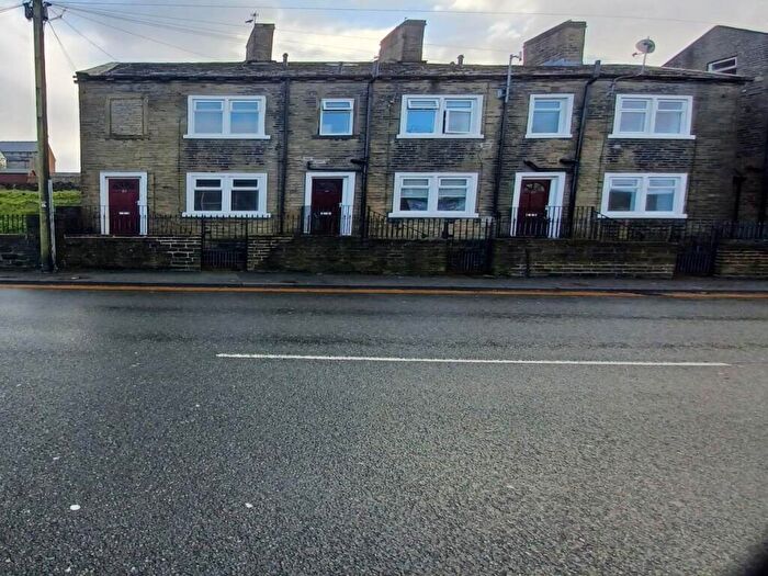 2 Bedroom House To Rent In Highgate Road, Clayton Heights, Bradford, BD13