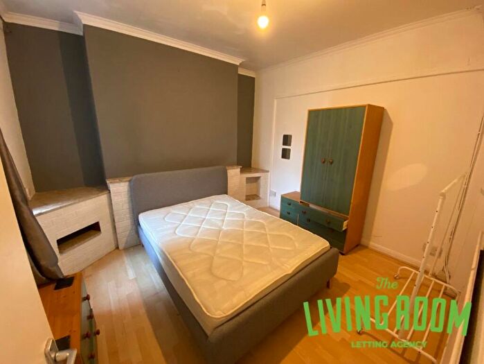 5 Bedroom House To Rent In Rhyddings Park Road, Brynmill, Swansea, SA2