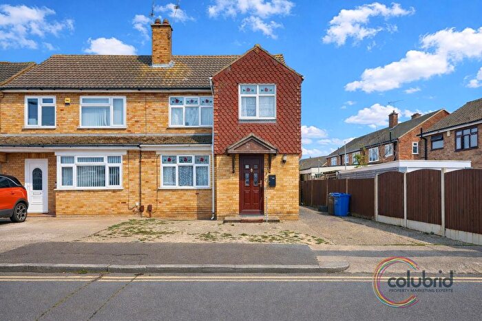 3 Bedroom Semi Detached House For Sale In Allensway, Stanford-Le-Hope, SS17