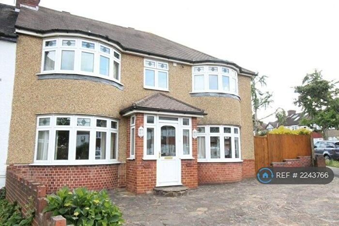 5 Bedroom Semi-Detached House To Rent In Windsor Avenue, Cheam/Sutton, SM3