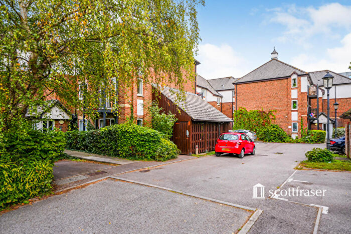 2 Bedroom Apartment To Rent In Cedar Court, East Oxford, OX4