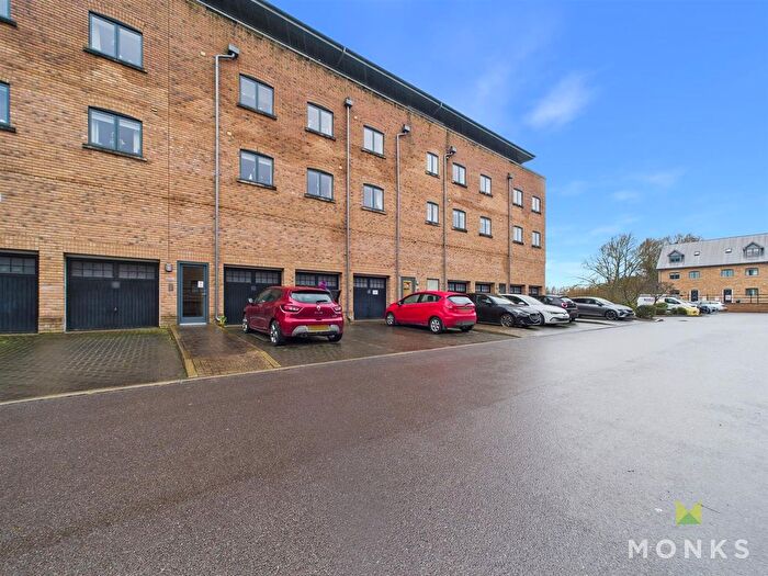 2 Bedroom Flat For Sale In Mill Road, Shrewsbury, SY2