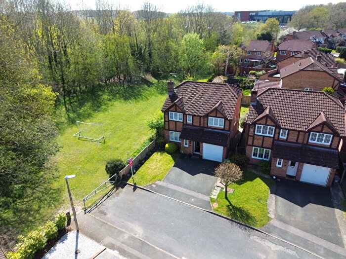 4 Bedroom Detached House For Sale In Chadstone Close, Monkspath, B90