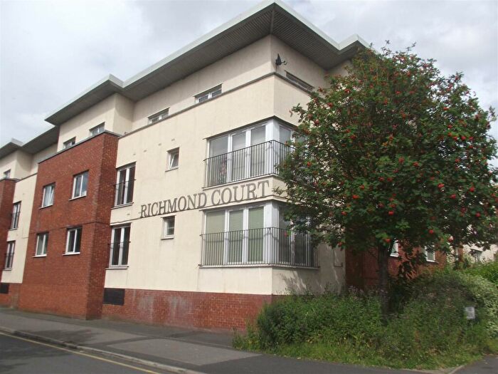 2 Bedroom Apartment To Rent In Richmond Court, Salford, M3