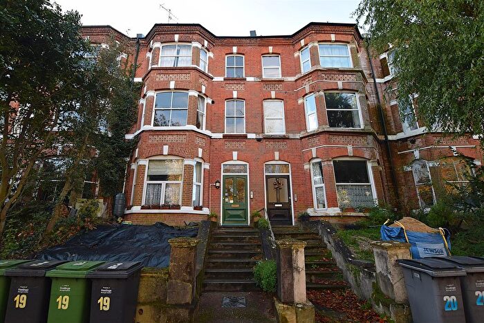 2 Bedroom Flat To Rent In Lower Park Road, Hastings, TN34