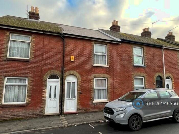 2 Bedroom Terraced House To Rent In Hunnyhill, Newport, PO30