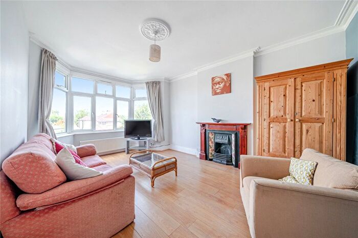 4 Bedroom Flat For Sale In Coopers Lane, Lee, London, SE12