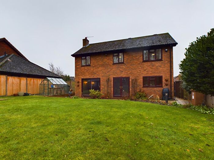 4 Bedroom Detached House For Sale In Thyme Close, Chineham, Basingstoke, RG24