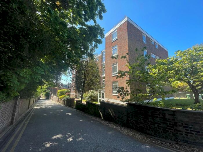 1 Bedroom Flat To Rent In Arundel Road, Eastbourne, BN21