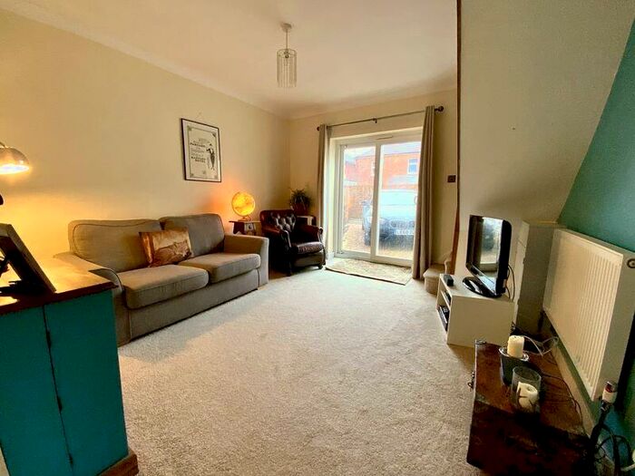 1 Bedroom Flat For Sale In B Christchurch Road, Pokesdown, Bournemouth, BH7
