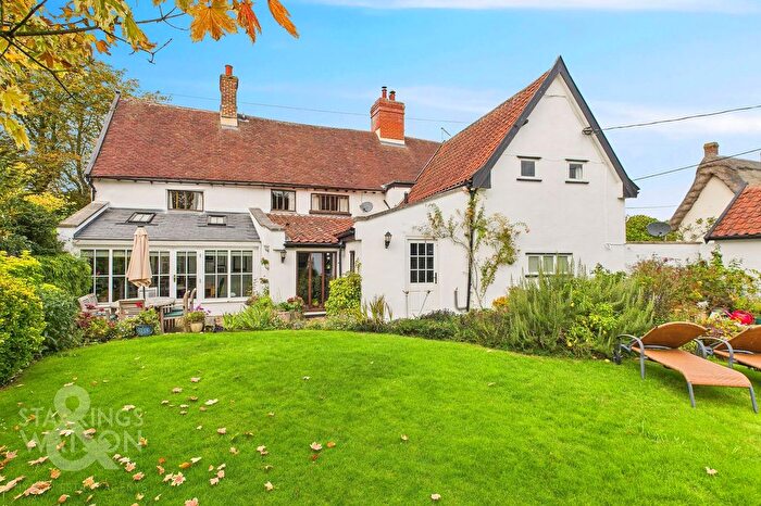 4 Bedroom Semi-Detached House For Sale In The Green, Pulham Market, Diss, IP21