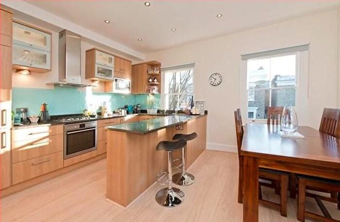 2 Bedroom Flat To Rent In Greenside Road, London, W12