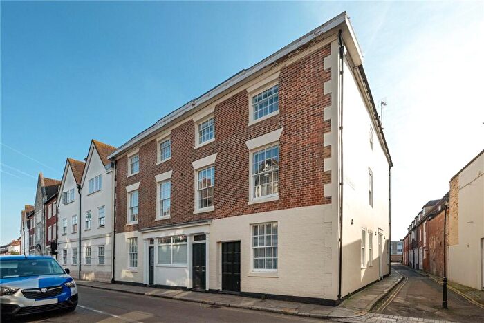 1 Bedroom Apartment For Sale In High Street St. Gregorys, Canterbury, Kent, CT1