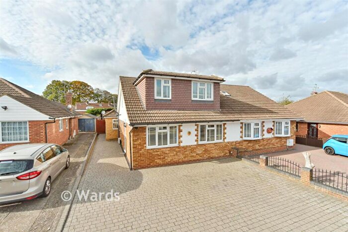 5 Bedroom Chalet For Sale In St. Margaret's Drive, Wigmore, Gillingham, Kent, ME8