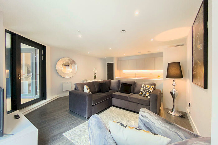 2 Bedroom Apartment To Rent In The Hallmark, Green Quarter, Manchester, M4