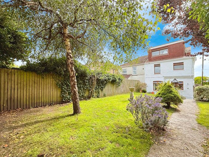 4 Bedroom Semi-Detached House For Sale In Yspitty Road, Llanelli, Carmarthenshire, SA14