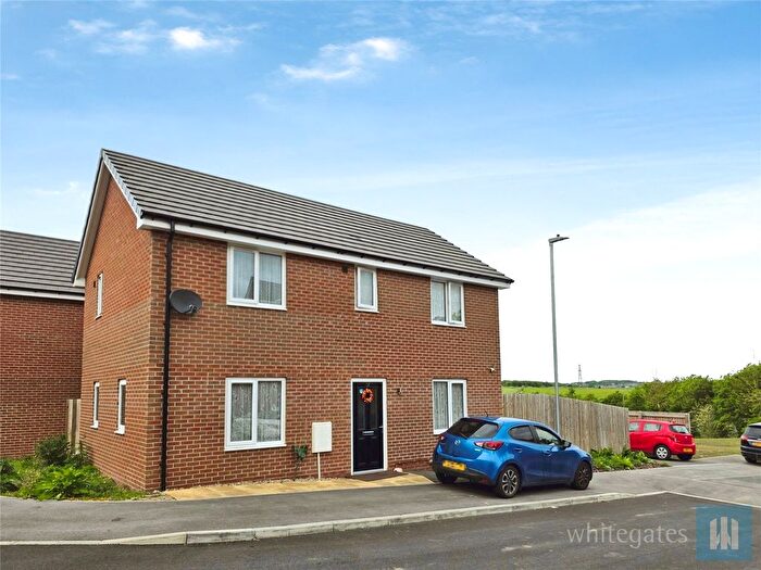 3 Bedroom Detached House For Sale In High Farm Court, Hanging Heaton, Batley, West Yorkshire, WF17