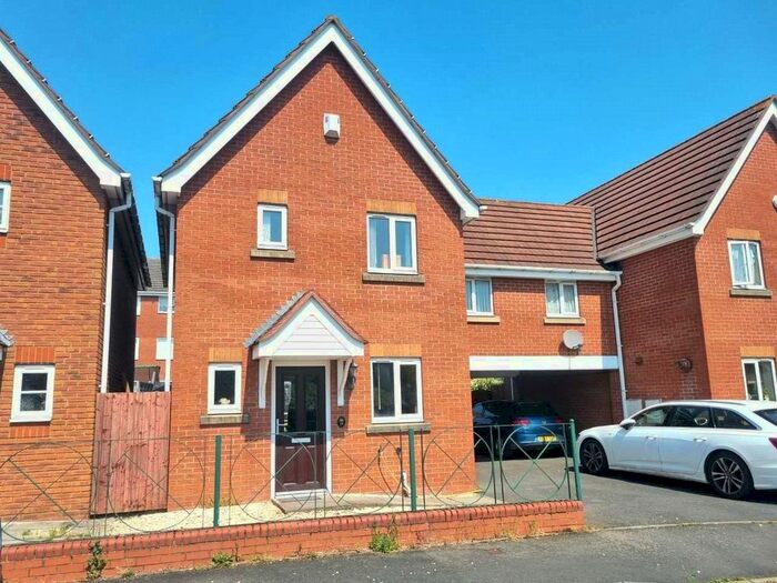 3 Bedroom Semi-Detached House To Rent In Barbel Drive, Wolverhampton, West Midlands, WV10