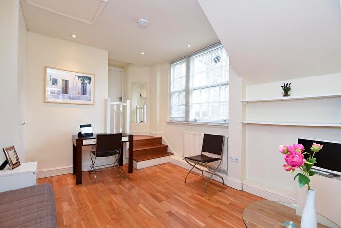 Flat To Rent In High Street, St John`s Wood, NW8