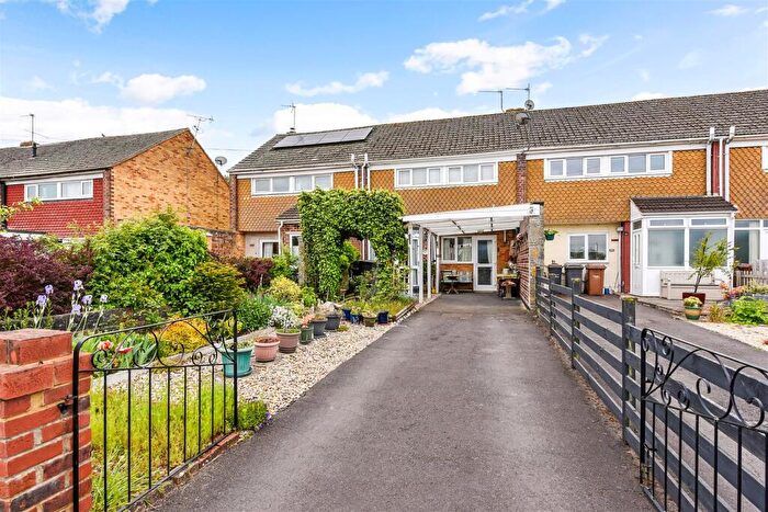 3 Bedroom House For Sale In Harrow Way, Andover, SP10