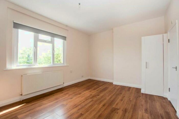 Flat To Rent In Mount View Road, Finsbury Park, London, N4