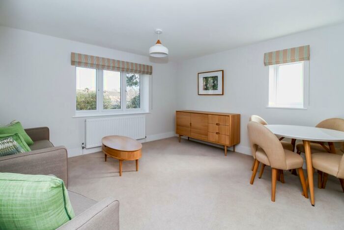 2 Bedroom Apartment To Rent In Banbury Road, Kidlington, OX5