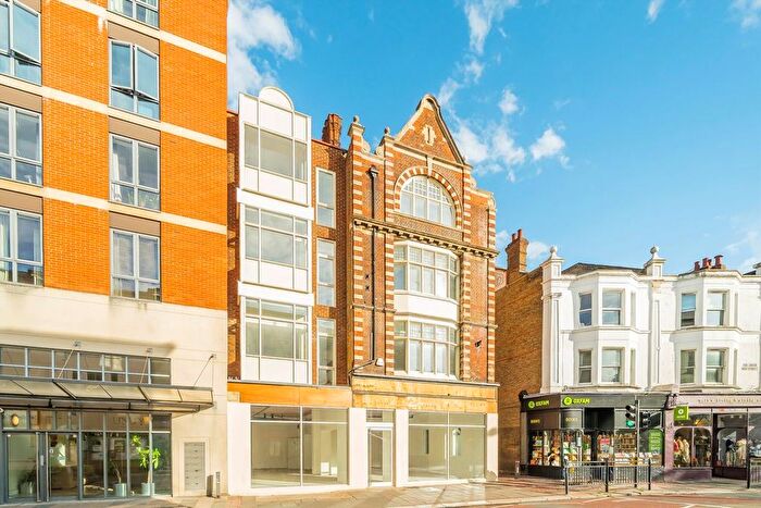 2 Bedroom Flat To Rent In Three Pigeons House, High Street, Ealing, W5