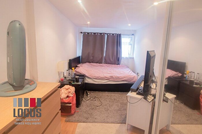 4 Bedroom Terraced House To Rent In Wyldfield Gardens, Edmonton, N9