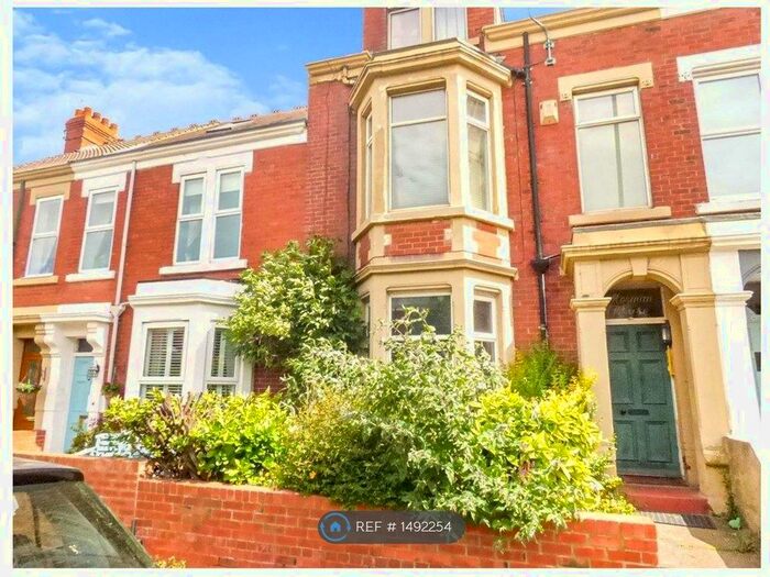 2 Bedroom Flat To Rent In Park Avenue, Whitley Bay, NE26