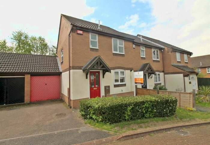 3 Bedroom Semi-Detached House To Rent In Yalts Brow, Emerson Valley, Milton Keynes, MK4