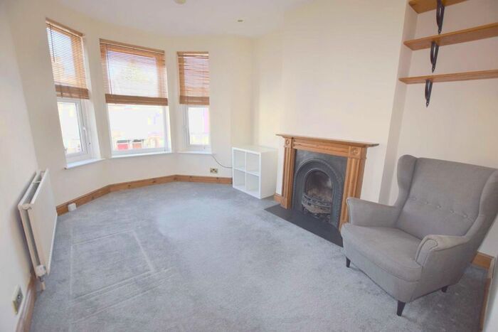 2 Bedroom Flat To Rent In Fredericks Place, North Finchley, London N12