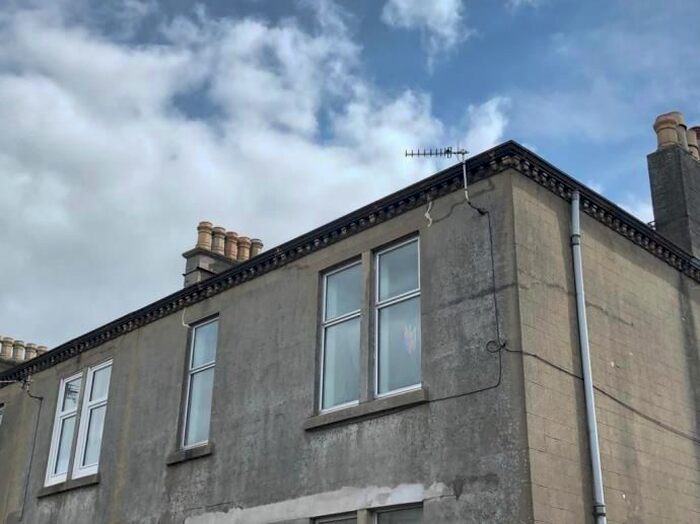 2 Bedroom Flat To Rent In Melville Place, Carluke, ML8