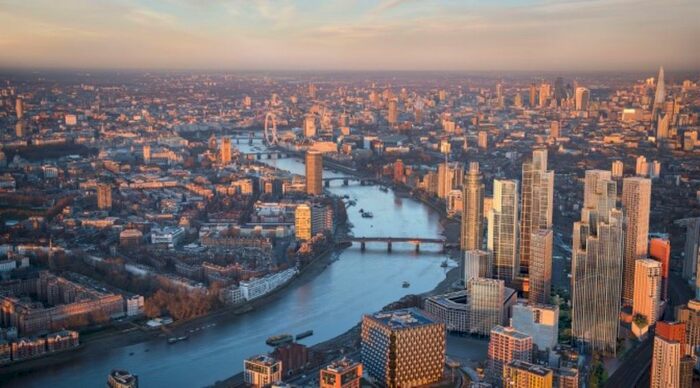 2 Bedroom Flat To Rent In No, Thames City, London, SW8