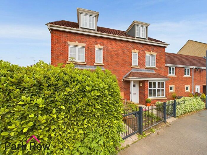 4 Bedroom Semi-Detached House For Sale In Harvesters Way, South Milford, Leeds, LS25