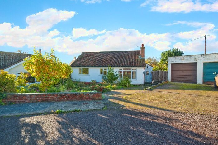 3 Bedroom Bungalow For Sale In Martyn Close, Combwich, Bridgwater, TA5